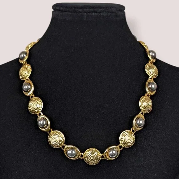 V. Round Gold Tone Link Necklace - Picture 1 of 5
